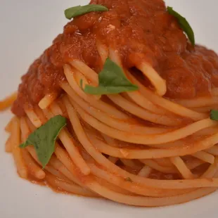 Spaghetti with Tomato &amp; Basil Sauce