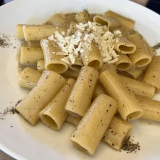 Rigatoni Cacio e Pepe
