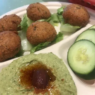 FALAFEL &amp; HUMMUS PLATE