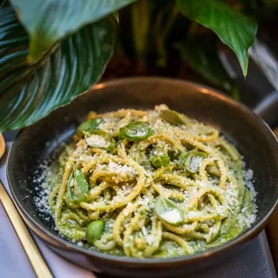House made Bucatini pasta w/ arugula-cashew pesto