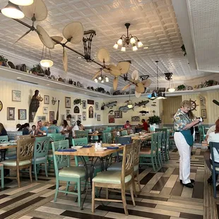 Olivia&apos;s Cafe