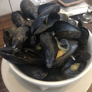 Moules Frites with Mussels Mariniere