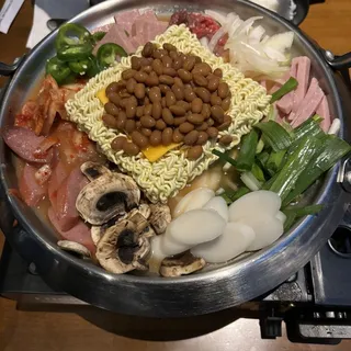 Assorted Spam and Sausage Stew (Rice Included)