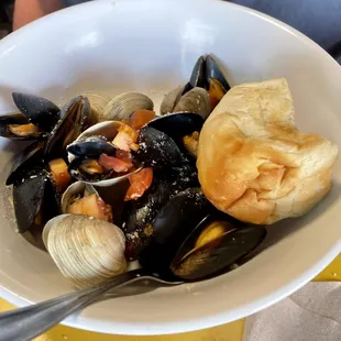 Mussels and Clam bowl