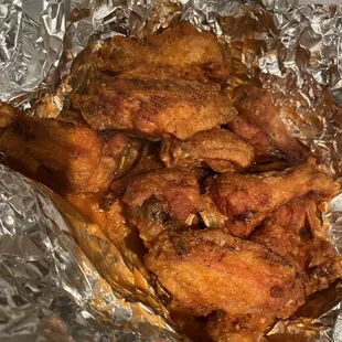 Hot garlic wings. Very spicy!