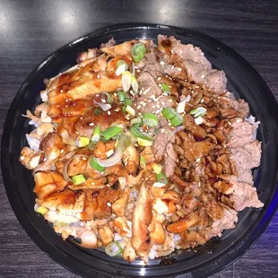 Half teriyaki chicken/ Teriyaki beef bowl