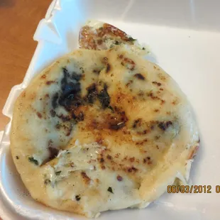 queso spinach pupusa