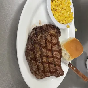 treat your sealf with our handcut primeribey and fresh vegetables