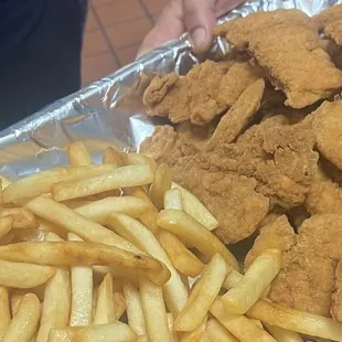 chicken wings and fried chicken, bbq chicken, fried chicken wings, chicken, bbq wings, chicken wings, fried chicken, poultry, food