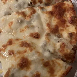 Pizza with tons of cheese!