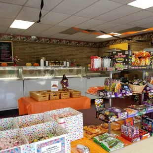 Fall Favorites 2020 in stock now! Caramel Popcorn, Candy Corn, Popcorn Balls. Halloween Treats for children of all ages!