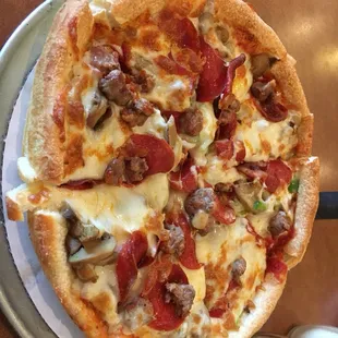 Pizza was 3 stars for me. Not my favorite dough and it wasn't hot. How do you cook a pizza and it's not hot?