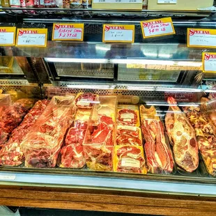 The fresh meat is great. The owner recommended Lamb it is great.