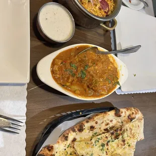 Chicken Biryani, vindaloo, garlic naan