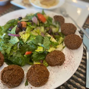 Greek Salad w/Falafel