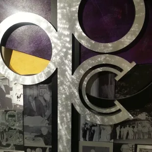 a photo of the google logo