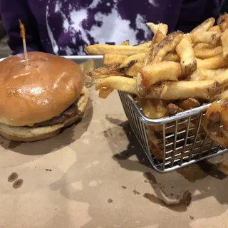 Signature Cheeseburger