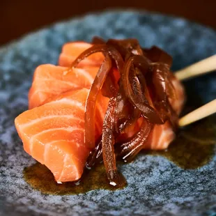 Happy Hour - Salmon sashimi app