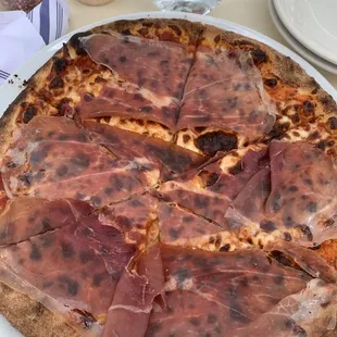 Prosciutto pizza