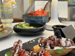 Blackberry Bliss Restaurant and Lounge