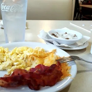 Beacon, eggs, hash browns, gravy, coffee