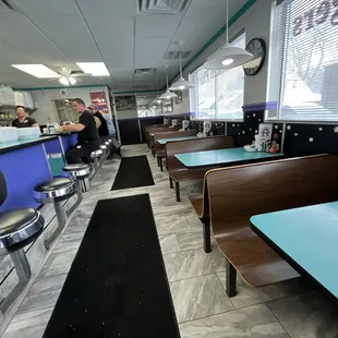 sushi and sashimi, interior