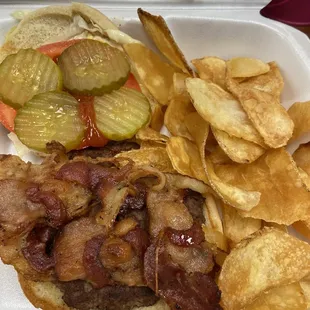 1/4 Burger  w/lettuce, tomato, pickles, bacon  mayo &amp; ketchup. They forgot onions.