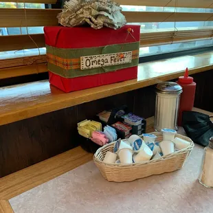 sushi and sashimi, interior