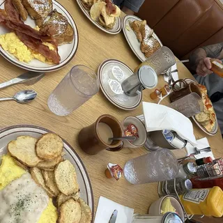 Biscuits & Homemade Sausage Gravy