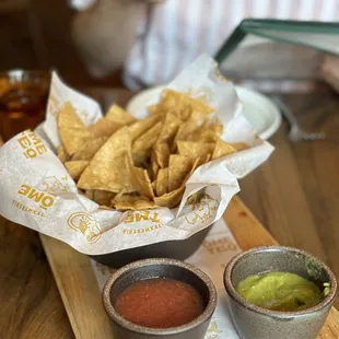 Chips &amp; Salsas