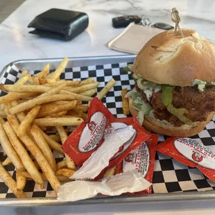 Excellent burger, hot and fresh. Fries was also freshly made and tossed with there spices. A must spot if you was fresh made burgers