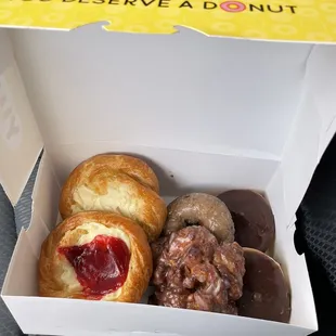 Doughnuts/Danishes
