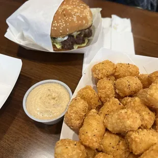 Cheeseburger &amp; tots