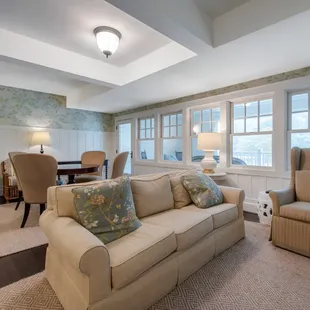 Clay Calhoun Suite Living Room at Omni Bedford Springs Resort &amp; Spa