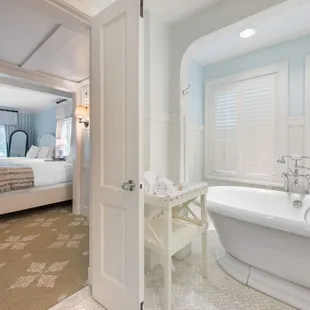 Clay Calhoun Suite Bathroom at Omni Bedford Springs Resort &amp; Spa