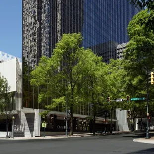 Entrance to Omni Charlotte Hotel