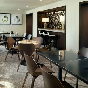 Lounge at Omni Charlotte Hotel