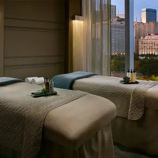 Mokara Spa Couple&apos;s Room at Omni Dallas Hotel