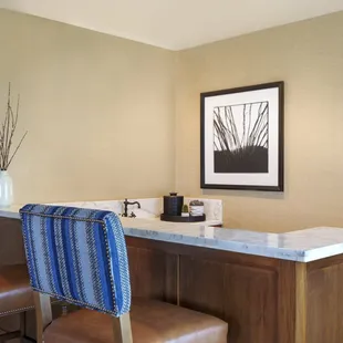 Guestroom Wrangler Suite Bar