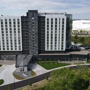 Omni Viking Lakes Hotel