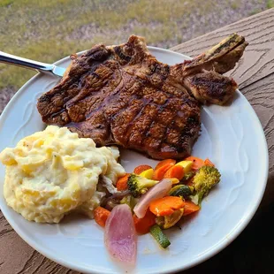 14 ox Ribeye Steak, Smashed Potatoes, &amp; Mixed Veggies