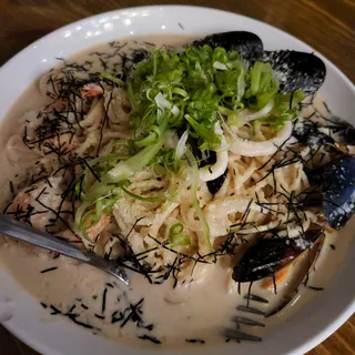Seafood Pasta Udon