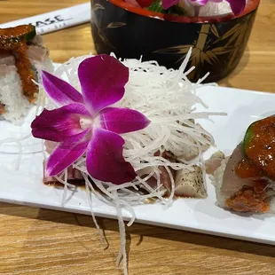 spicy albacore sashimi roll