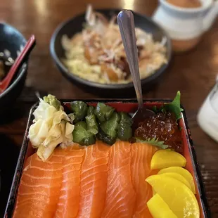 Salmon Oyako Don