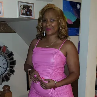 Tia C.