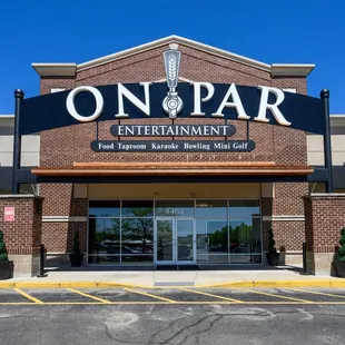 Outside Entrance to On Par Entertainment