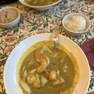 Yellow Curry + Prawns &amp; White Rice