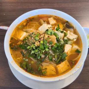 Tomyum noodoh soup w/tofu. Hot.