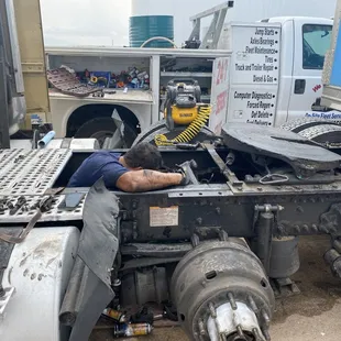 Semi truck power divider repair