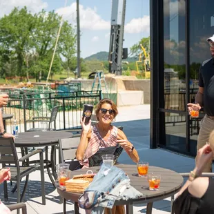 You should not have to work to plan your great day whether it is a day spent with friends and family, a social event, or corporate outing.